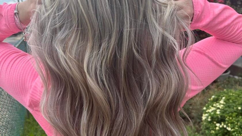 Discover the Magic of Blonde Highlights at Wendy Beauty Salon: Elevate Your Look with Stunning, Sun-Kissed Hair 1 blonde highlights