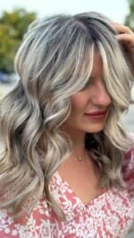 Are you ready for your own hair makeover? 
Say goodbye to ordinary hair and hello to effortless, natural-looking color that turns heads wherever you go. 💁‍♀️
Don’t wait any longer to get the hair of your dreams! Book your appointment today and experience the amazing balayage transformation at Wendy Beauty Salon. You deserve it! 💖✨ #BalayageGoals #WendyBeautySalon#hair #blonde #highlights #instapic #instagram #reels #salon #beauty #beautiful #